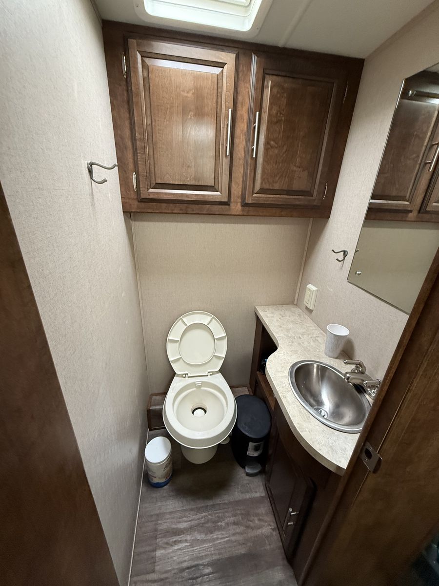Main image 4