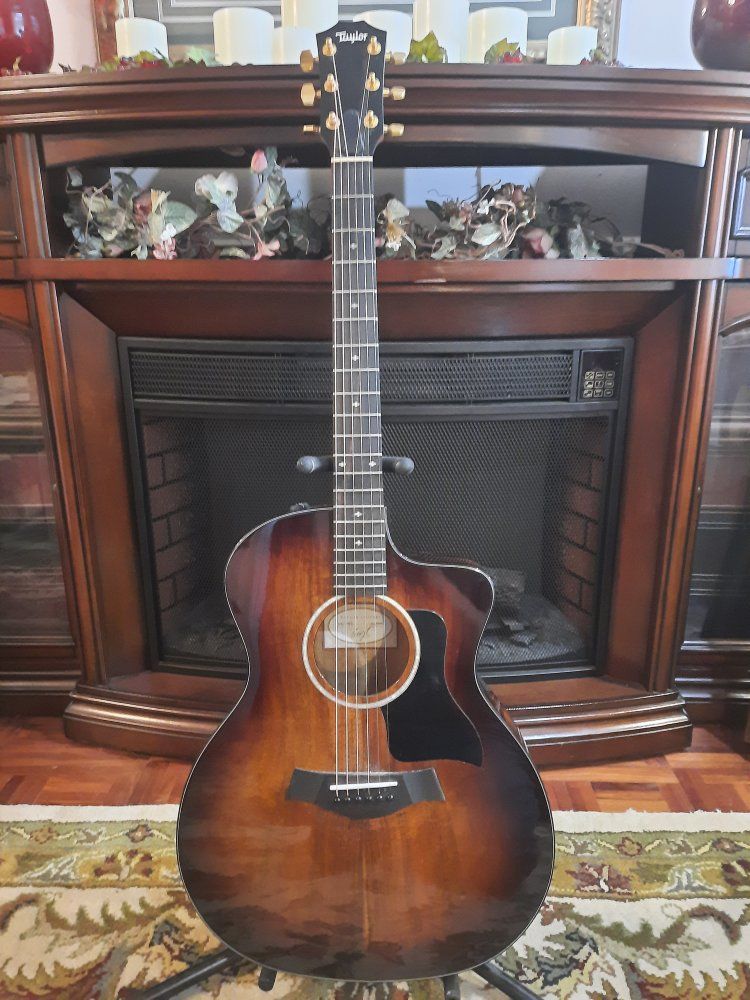 Taylor 224ce-K DLX Acoustic-Electric Guitar with Hardshell Case