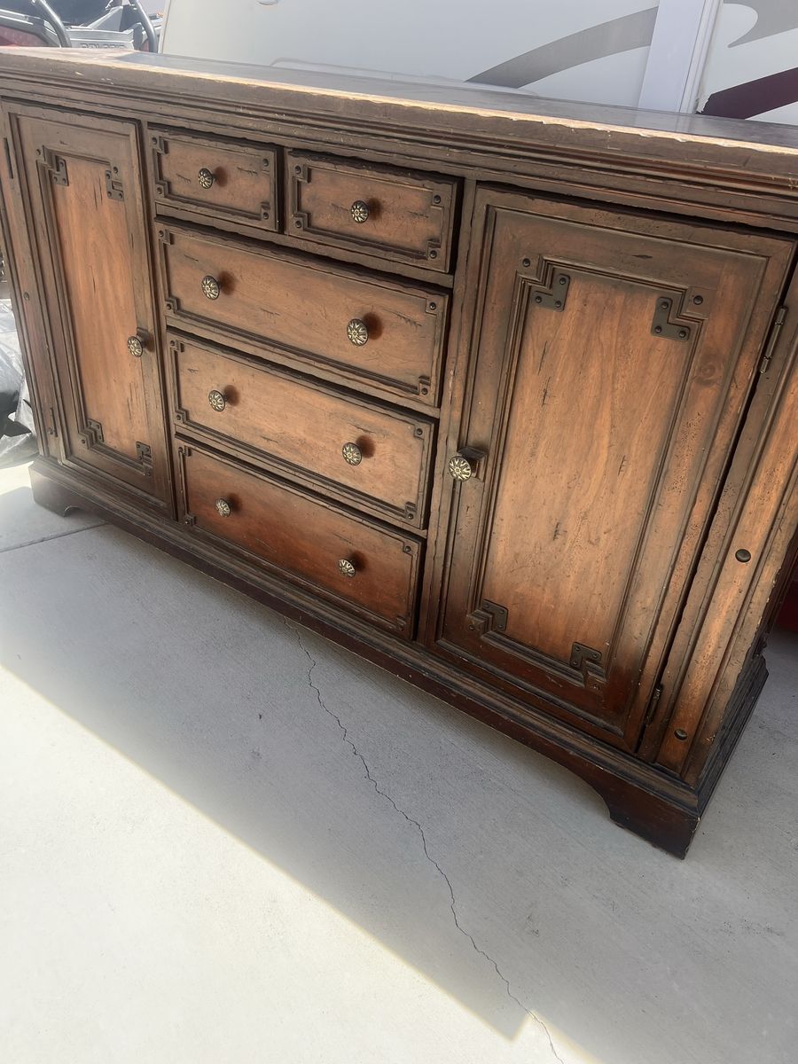 Dresser