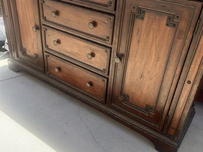 Dresser