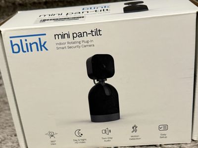 Blink Mini Pan-Tilt Indoor Rotating Plug-In Smart Security Camera 360° View Two-Way Audio