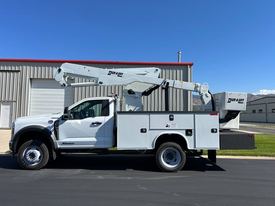 2024 F550 Regular Cab 4x4 Diesel Dur-a-lift Bucket AERIAL LIFT Truck
