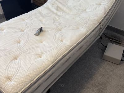 Sleep number Adjustable Bed