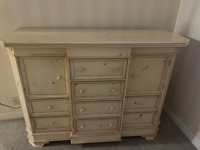 Dresser
