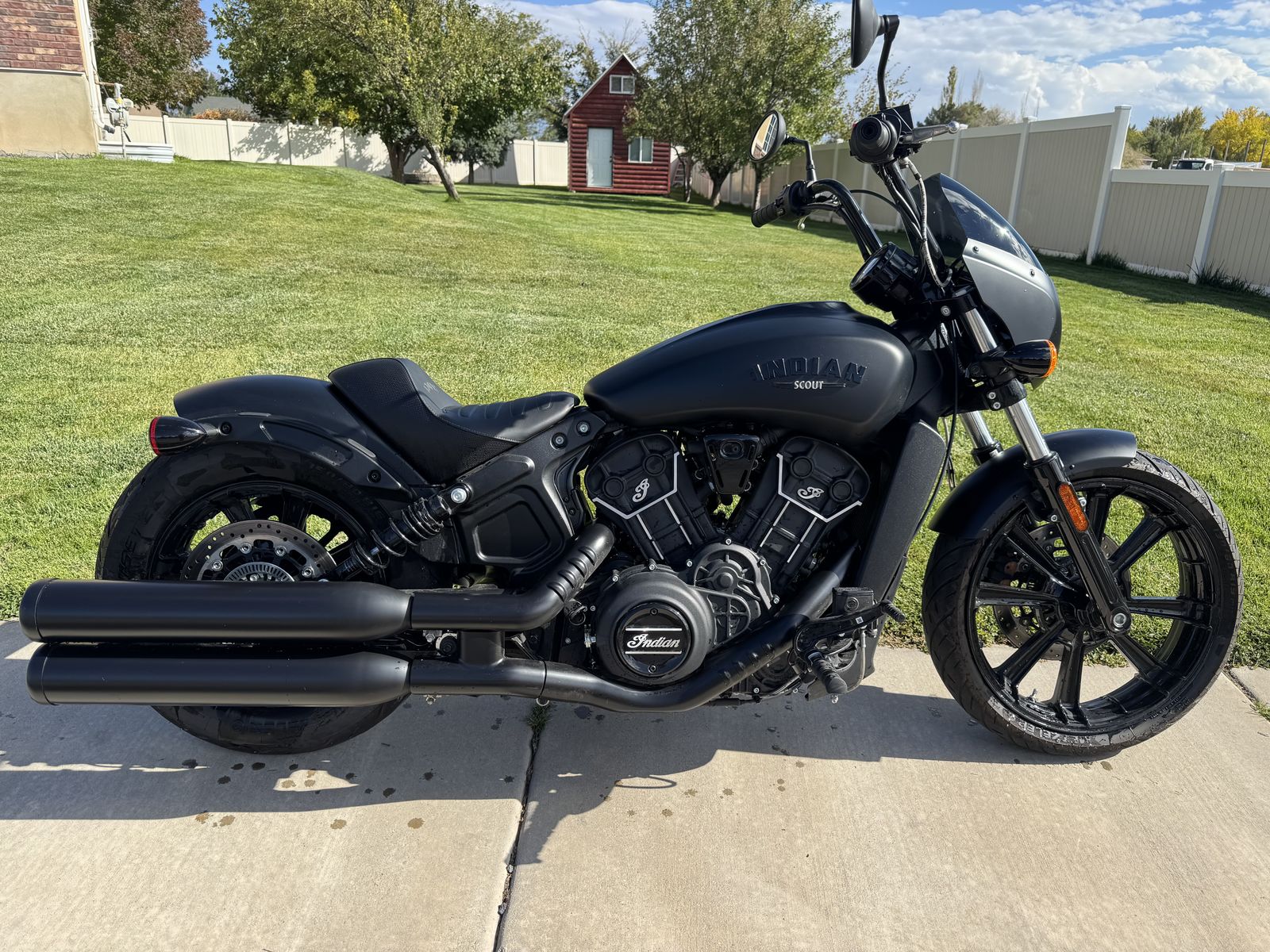 2022 Indian Scout Rogue Black Smoke Midnight (ABS)