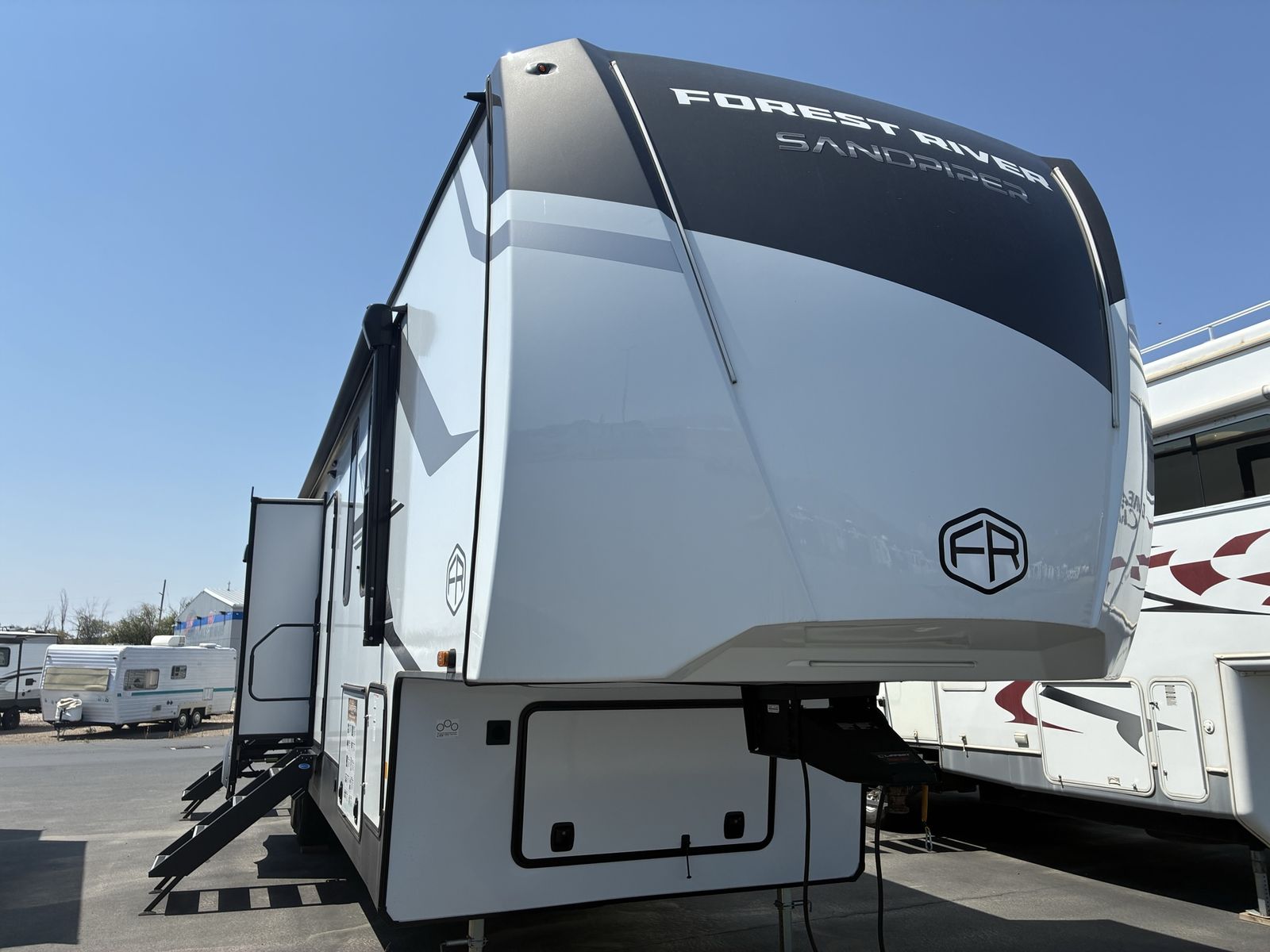 Forest River Sandpiper Fifth Wheel Travel Trailer