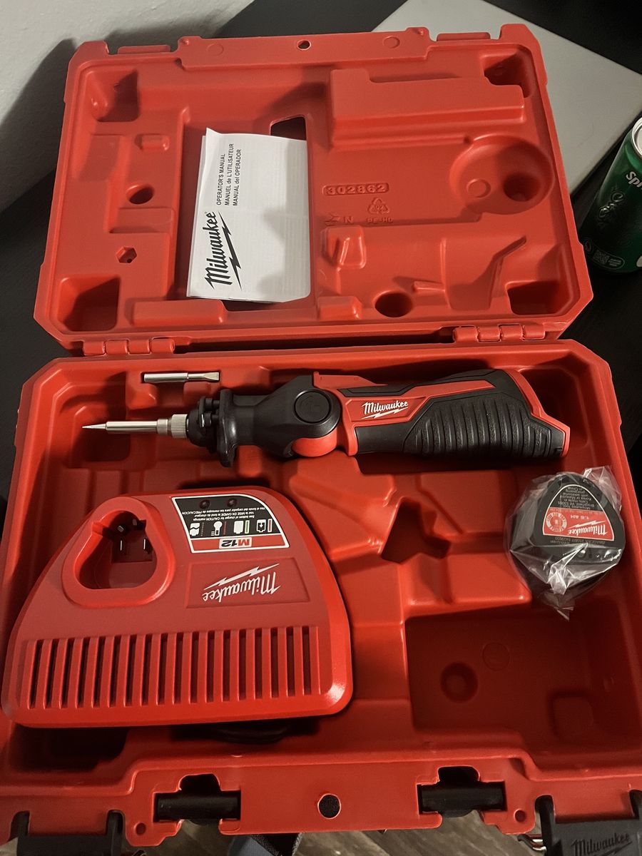 Milwaukee M12 2488-20 Soldering Iron Kit with Charger & Case - Excellent Condition