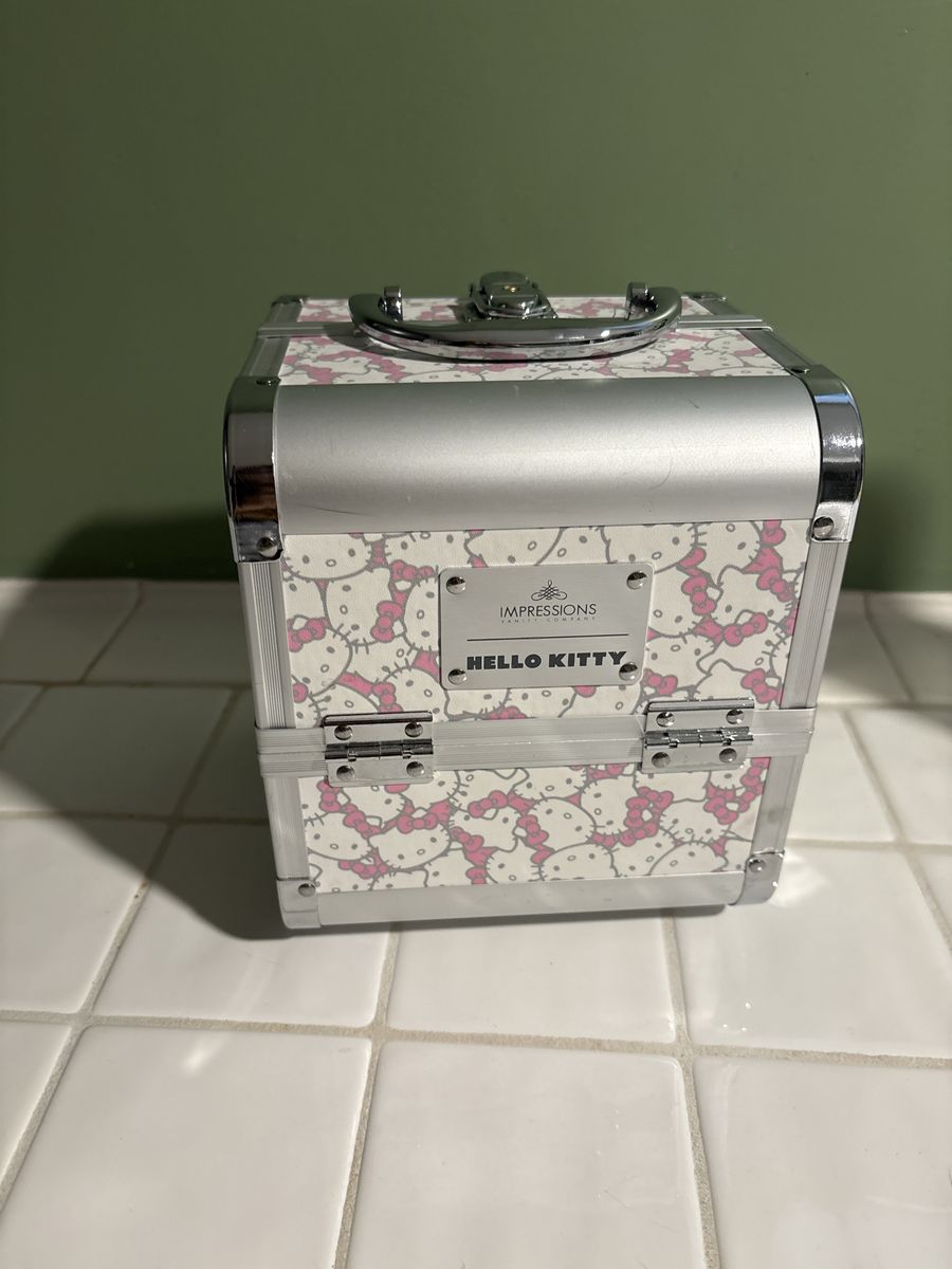Hello Kitty Impressions Vanity Makeup Train Case Pink Bow White Travel Organizer Box