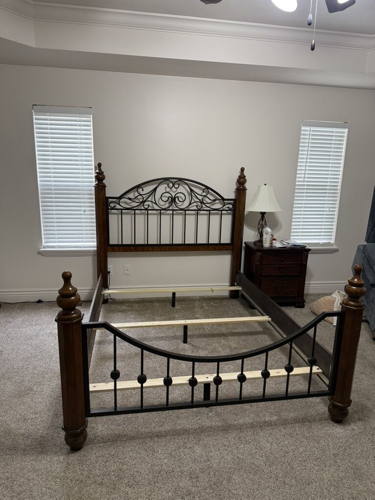 Queen Bedframe