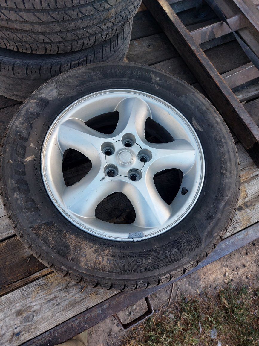 Used 215/60R16 M+S Tires Set of 4 FORD TAURUS,lincoln, van 2 GOOD ,2 WORN