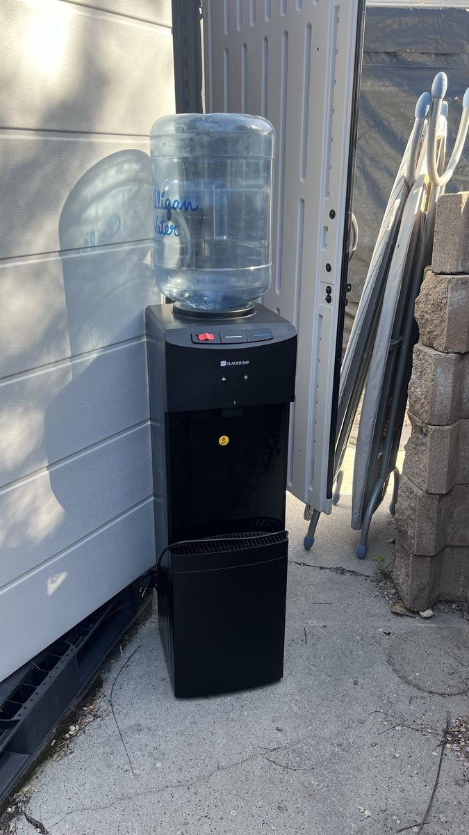 New Cobdition GlacierBay Hot/Cold Water Dispenser