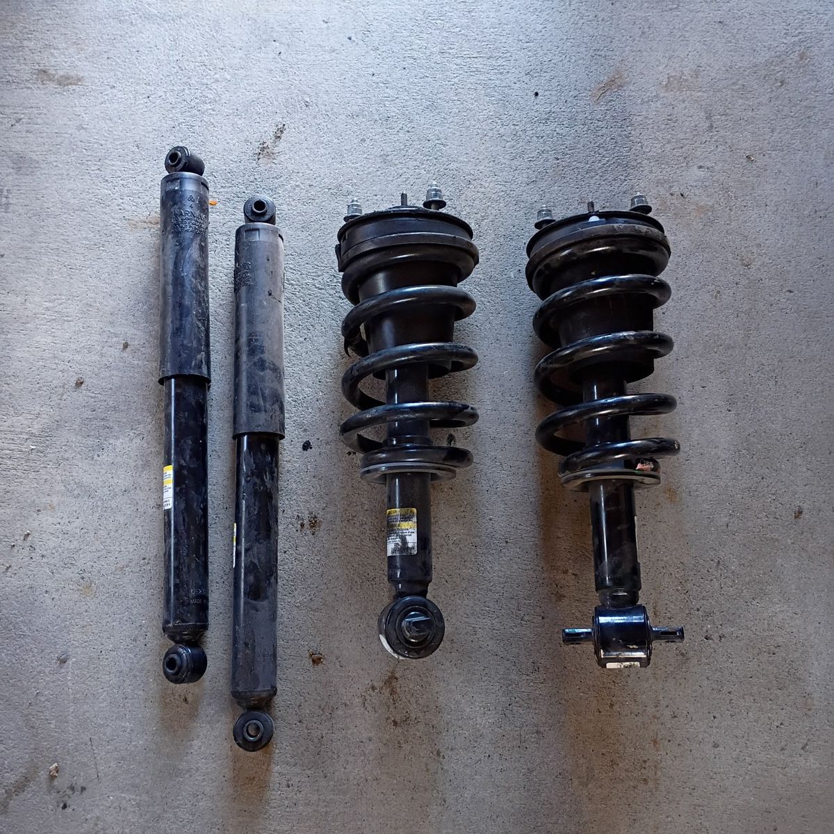 2018 GMC Chevy struts