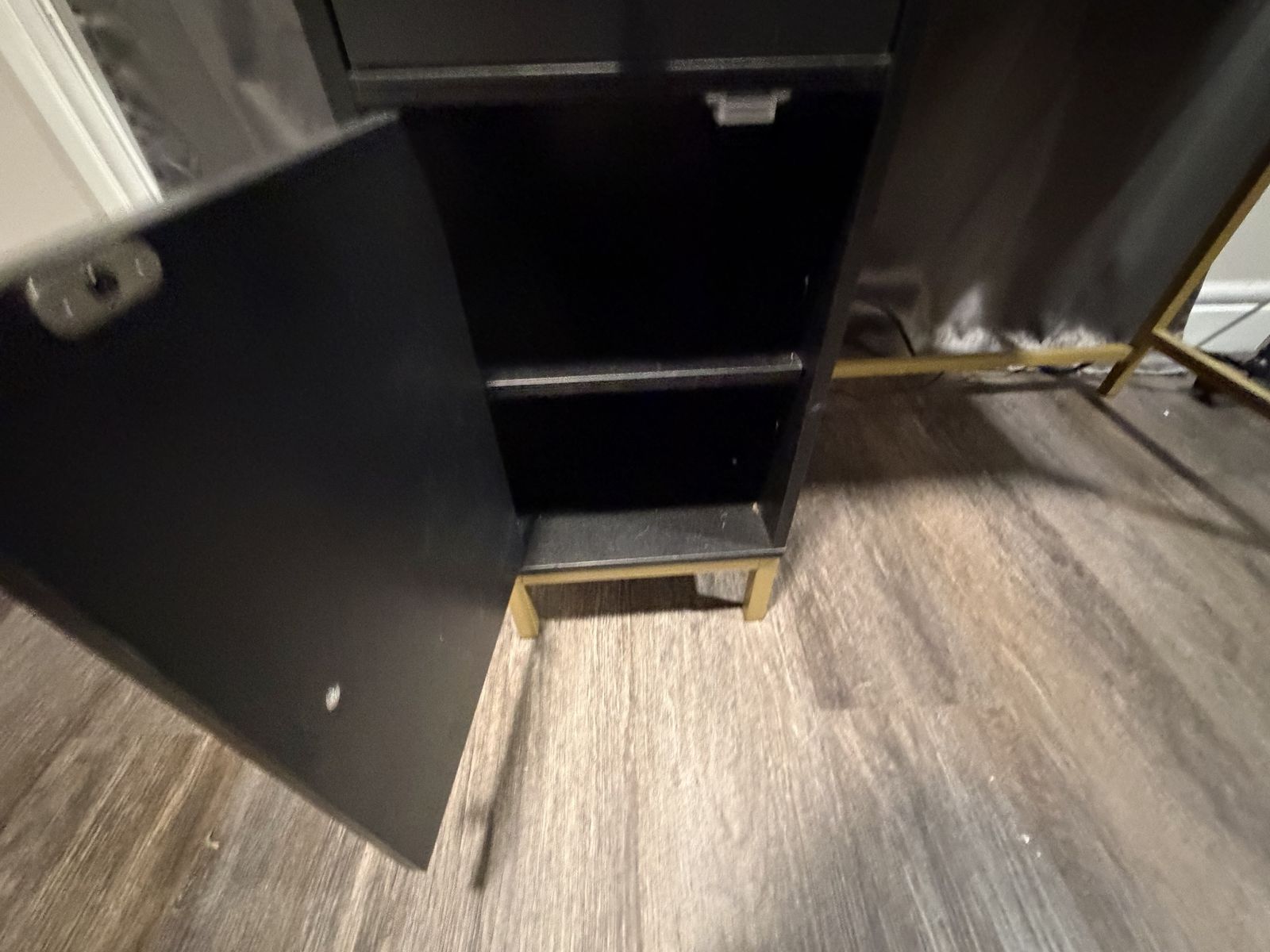 Main image 4