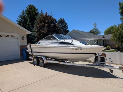 1984 Bayliner 2150 Capri Cuddy