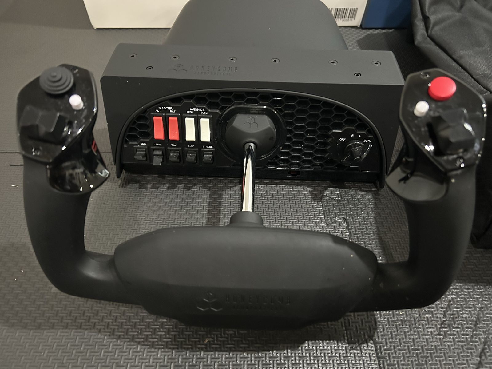 Main image 6