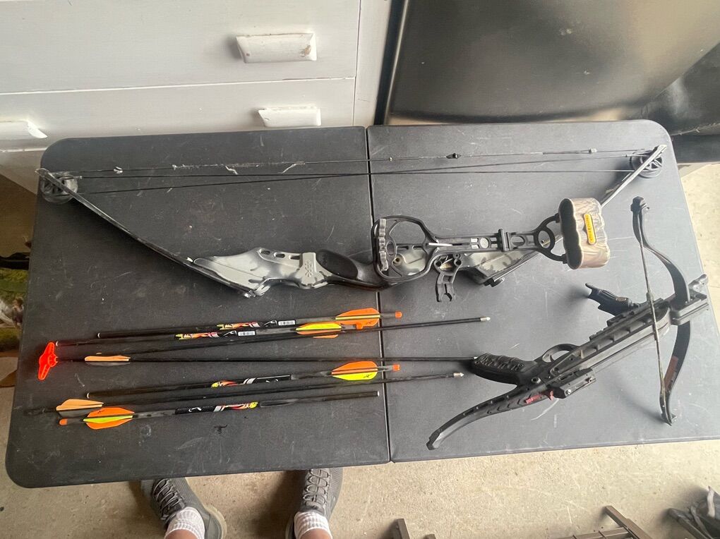 Precision Shooting Bow 35 & PSE Viper SS Crossbow