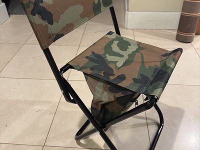 New folding camo chair with storage