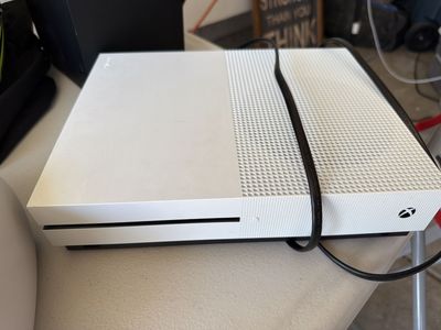 Microsoft Xbox One S 500GB White Gaming Console - Good Condition