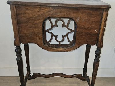 Vintage Antique Radio Table