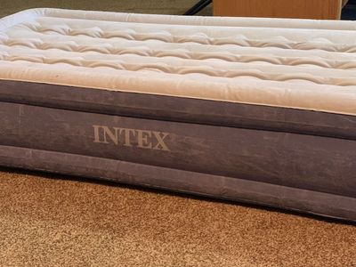 Luxury inflatable air bed