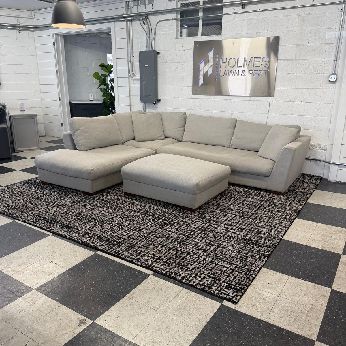 COSTCO HENREDON LARKIN DEEP SEATING FABRIC SECTIONAL W/ STORAGE OTTOMAN!!