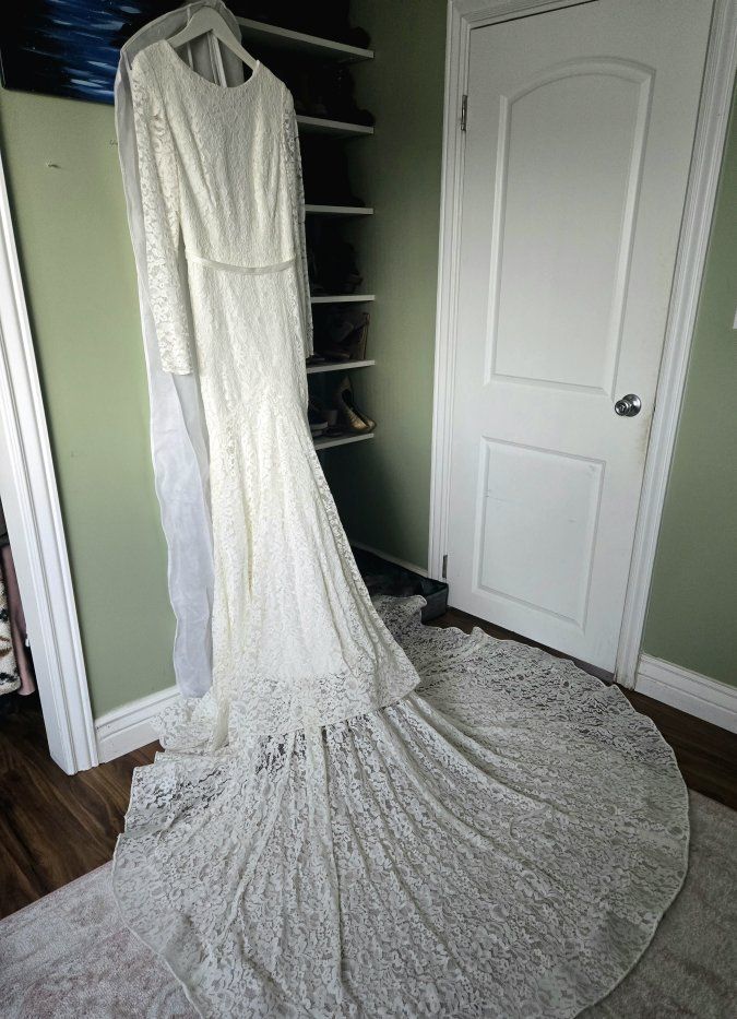 Stunning All-Lace Long Sleeve Wedding Dress - Size