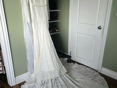 Stunning All-Lace Long Sleeve Wedding Dress - Size