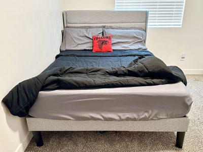 Gray Upholstered (Full) Platform Bed/Headboard