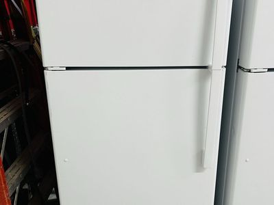 Ge White Top-Bottom Refrigerator 16.6 cu ft