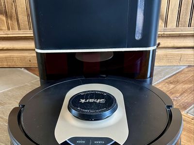 Shark Remote Vacuum AV2510AOUS