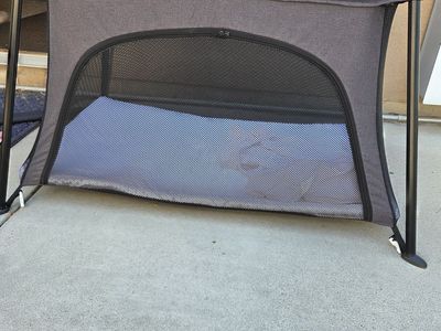 Travel crib / playpen