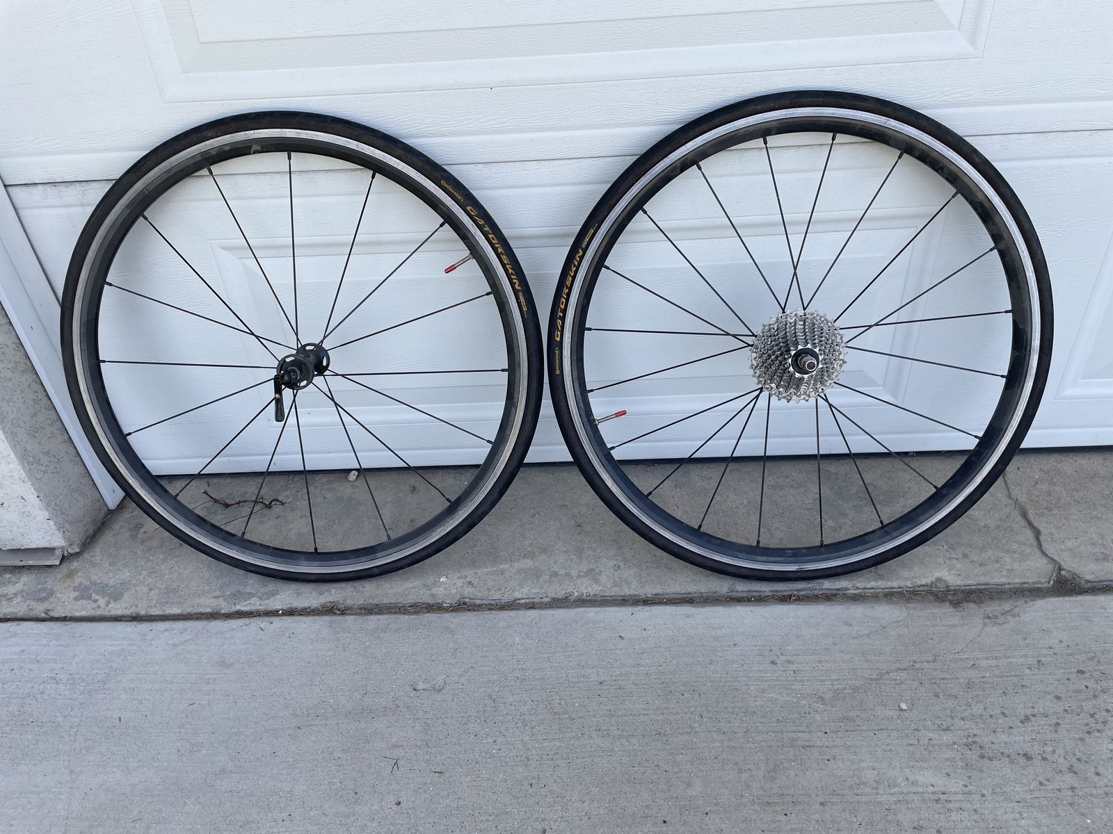 Shimano WH-RS31 Aero Road Wheelset 700c, Matched Front and Rear, 11-Speed, Continental Gatorskin Tires only $120