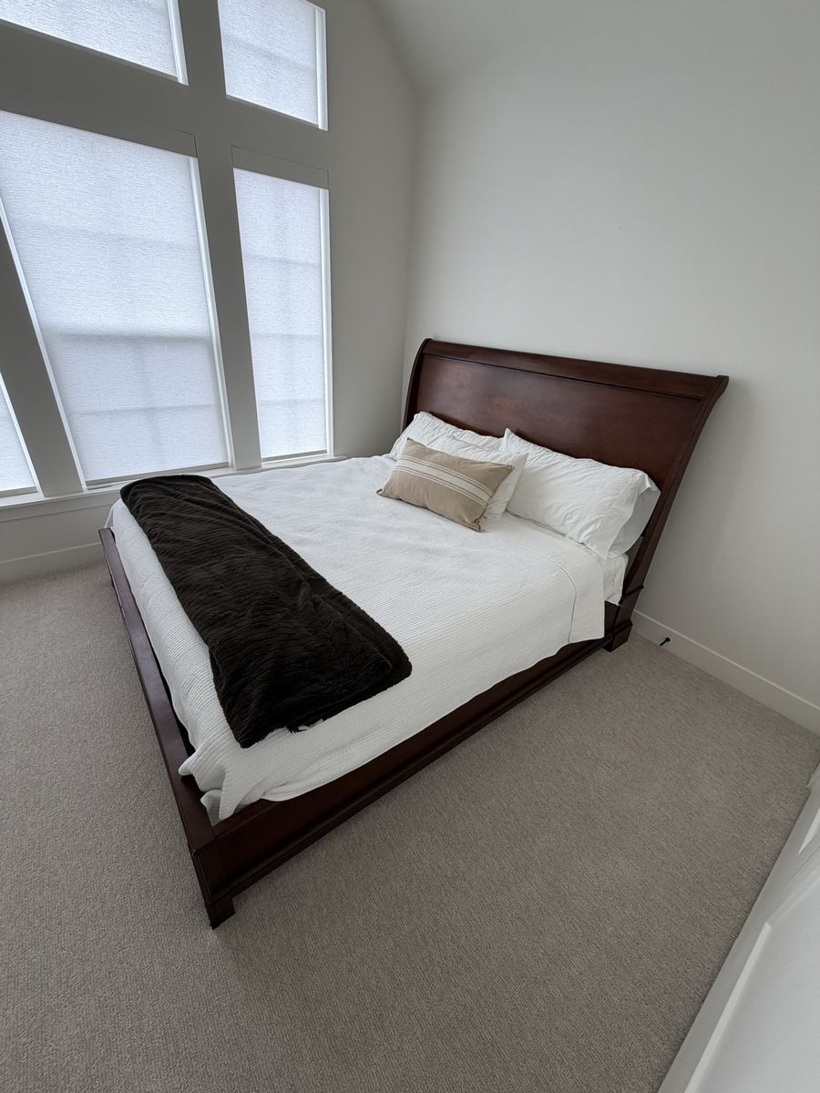Main image 3