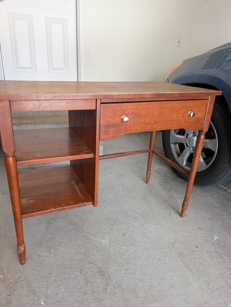 Cute vintage desk