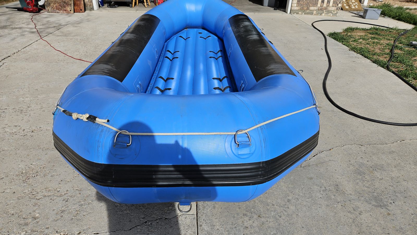 Terran 15'9" white water raft