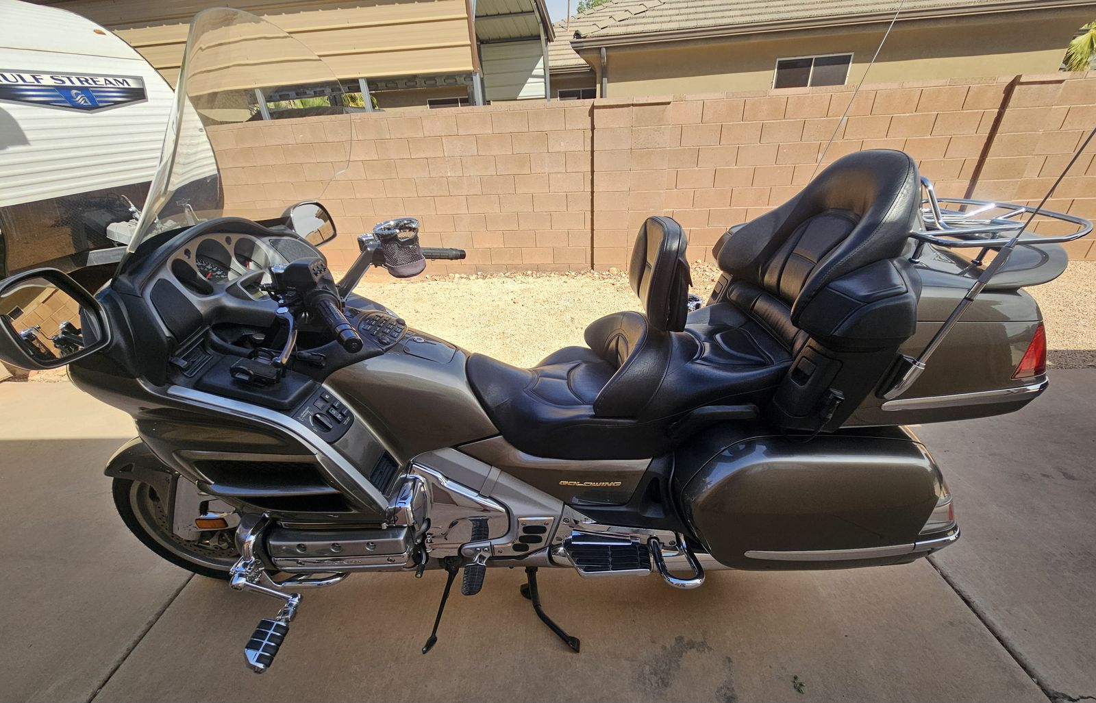 2004 1800 goldwing and trailer