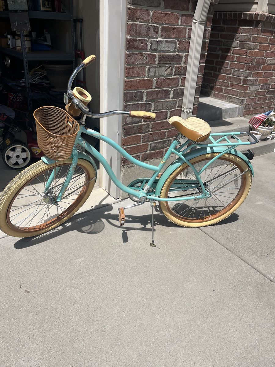 Huffy Nel Lusso Women's Classic Cruiser Bike - 26" Wheels, Perfect Fit Frame, Basket & Rack