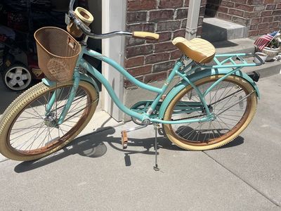 Huffy Nel Lusso Women's Classic Cruiser Bike - 26" Wheels, Perfect Fit Frame, Basket & Rack