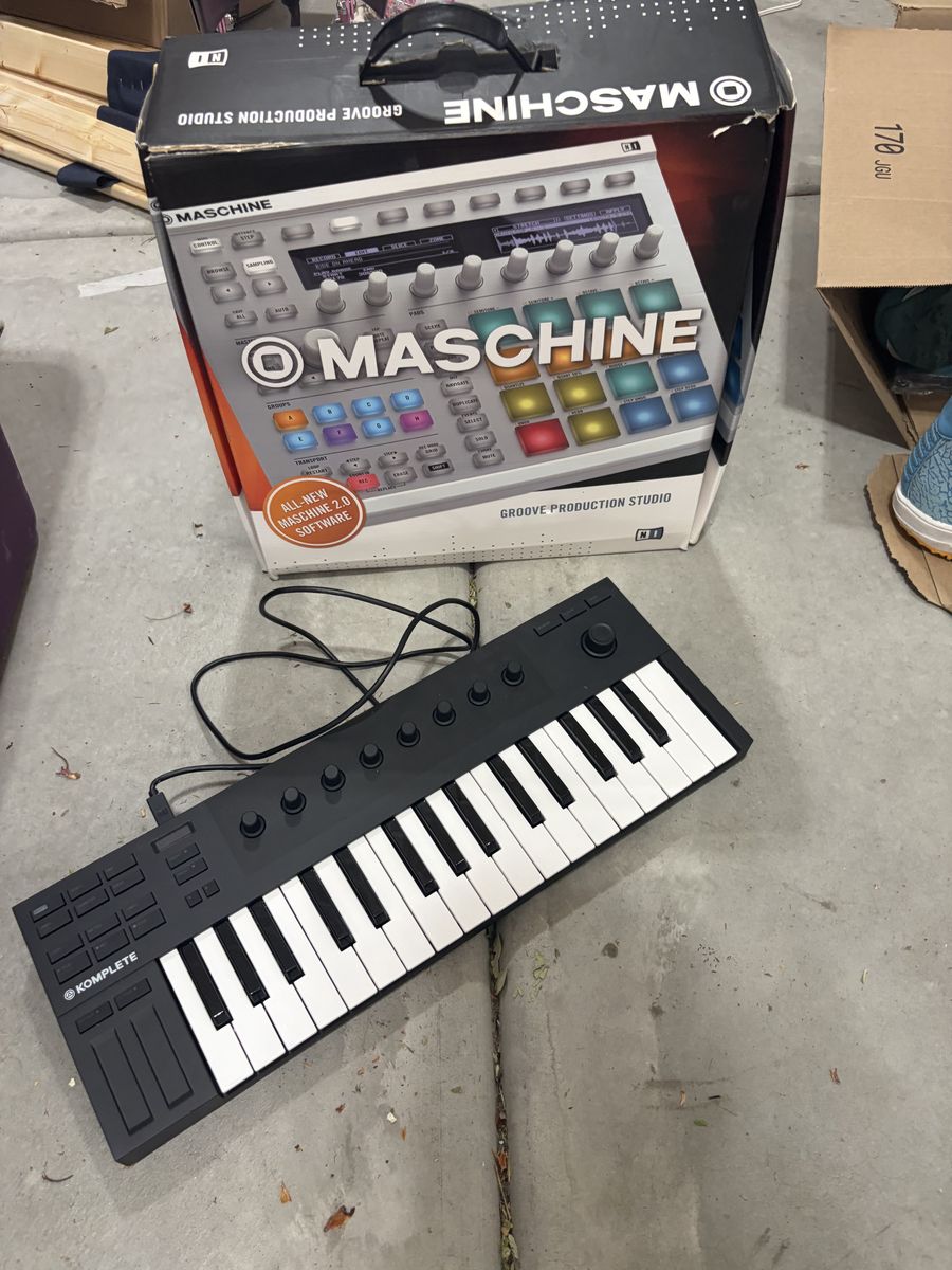 Native Instruments Maschine MK1 — Groove Production Studio (with original box)