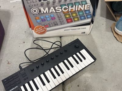 Native Instruments Maschine MK1 — Groove Production Studio (with original box)