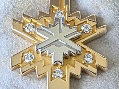 2002 Winter Olympic OC Tanner 14K Gold/White Gold inset w/ Diamonds-Snowflake Pin. Rare! Limited!