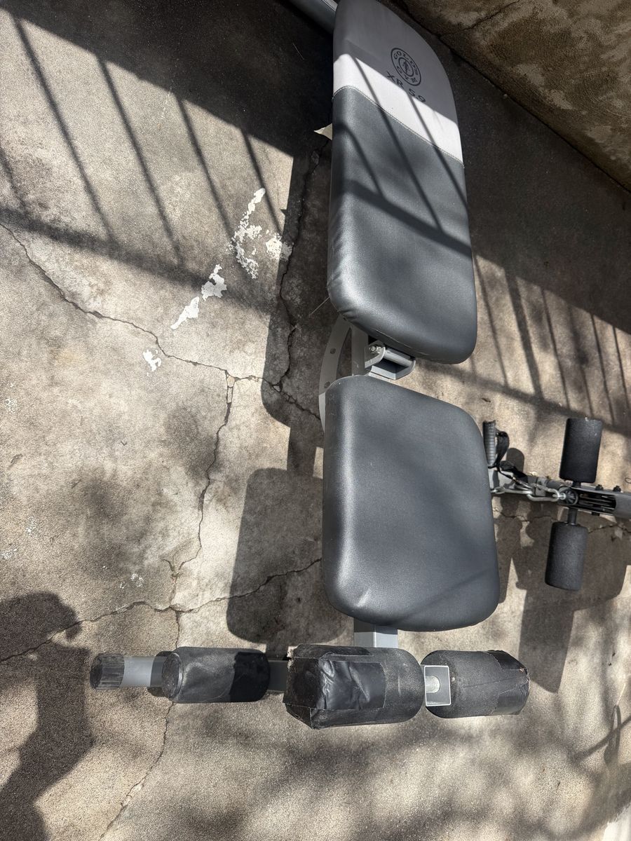 Workout Bench w/ Leg Extension – Great Condition