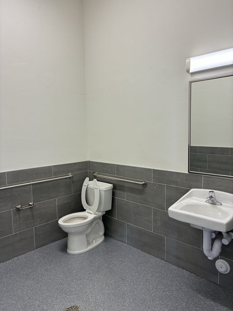 Main image 4
