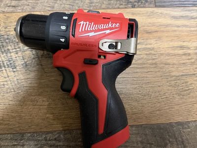 milwaukee drill driver M12