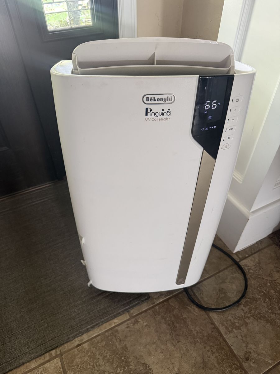De'Longhi 3-in-1 Cold AC Pinguino UV-Carelight Portable Air Conditioner 14000 BTU 700sqft