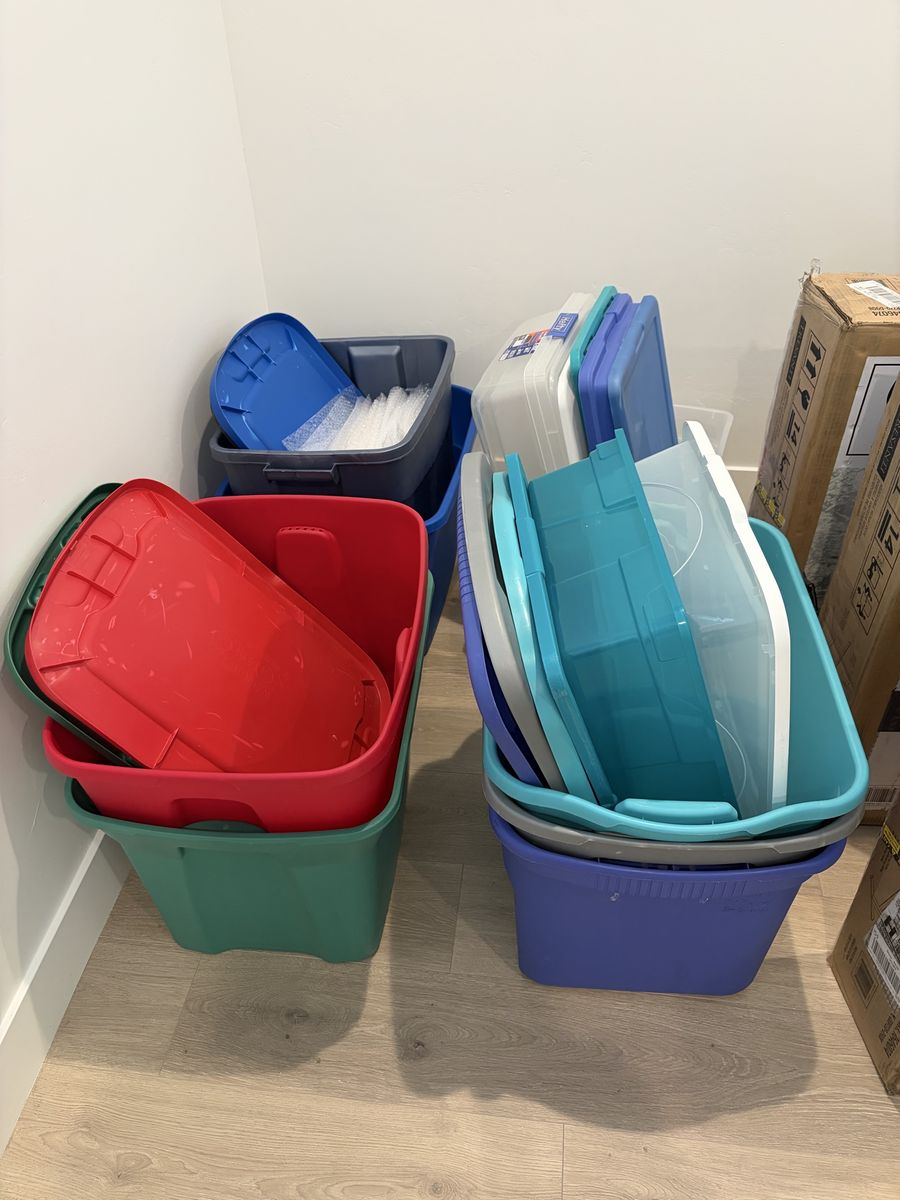 Hefty & Rubbermaid Assorted Storage Bins w/ Lids - 6x18 gal, 2x56 qt, 4x40 qt