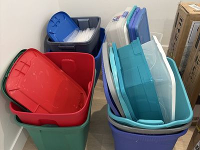Hefty & Rubbermaid Assorted Storage Bins w/ Lids - 6x18 gal, 2x56 qt, 4x40 qt