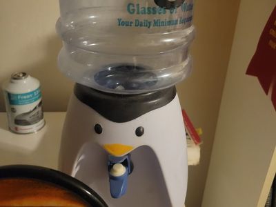 penguin water holder 1 quart