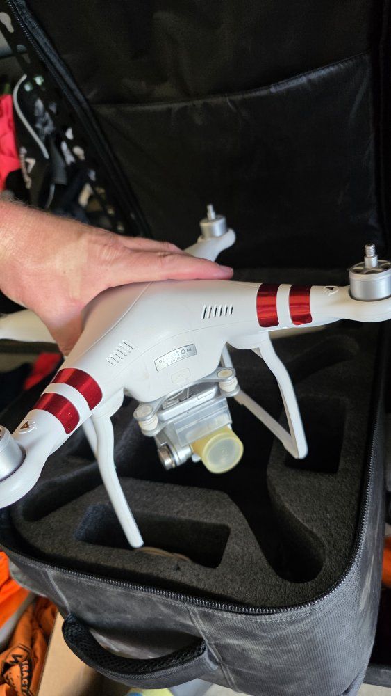 DJI Phantom 3 Standard Drone with Controller and Case