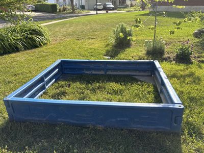 Sand box with cover